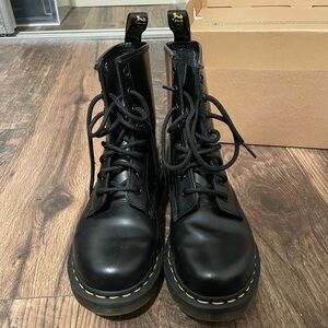 1460 Black Doc Dr Martens boots